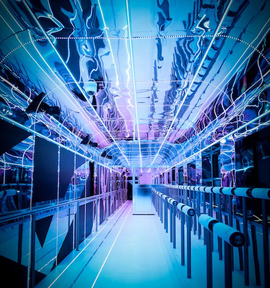 FASHION TRAIN LIGHT SHOW