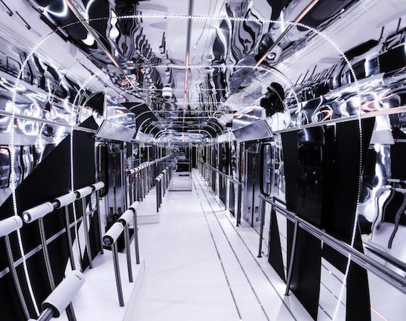 FASHION TRAIN LIGHT SHOW