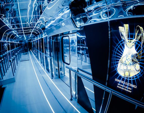 FASHION TRAIN LIGHT SHOW